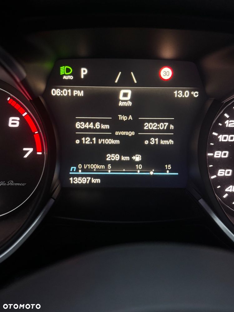 Alfa Romeo Stelvio 2.0 Turbo 16V AT8-Q4 Ti - 17