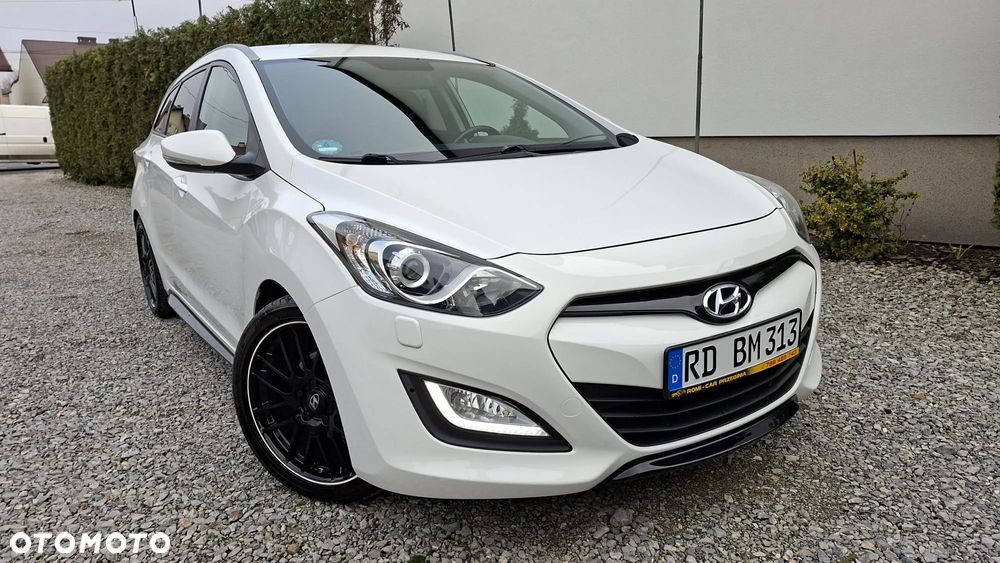 Hyundai i30 i30cw 1.6 Fifa World Cup Edition