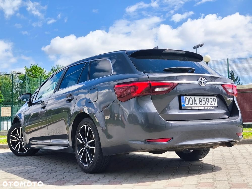 Toyota Avensis Touring Sports 2.0 D-4D Executive - 17