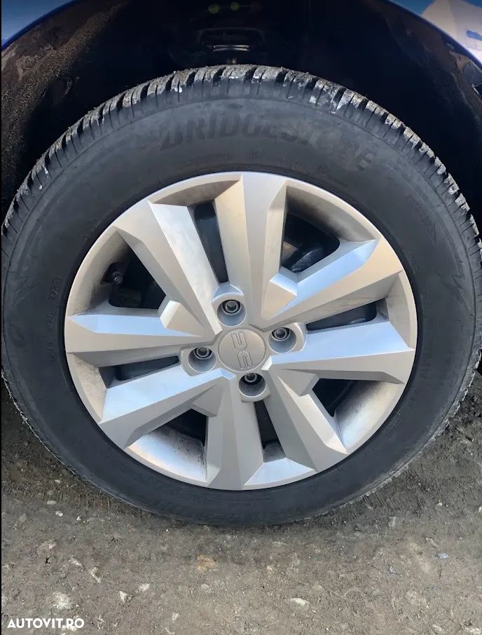 Dacia Logan TCe 90 CVT Expression - 3