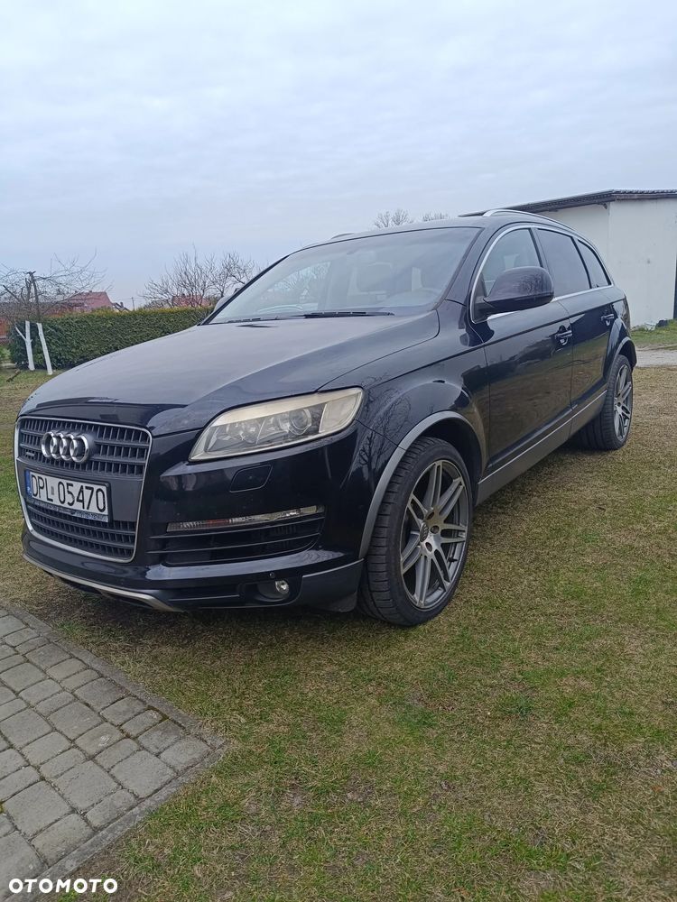 Audi Q7 - 1