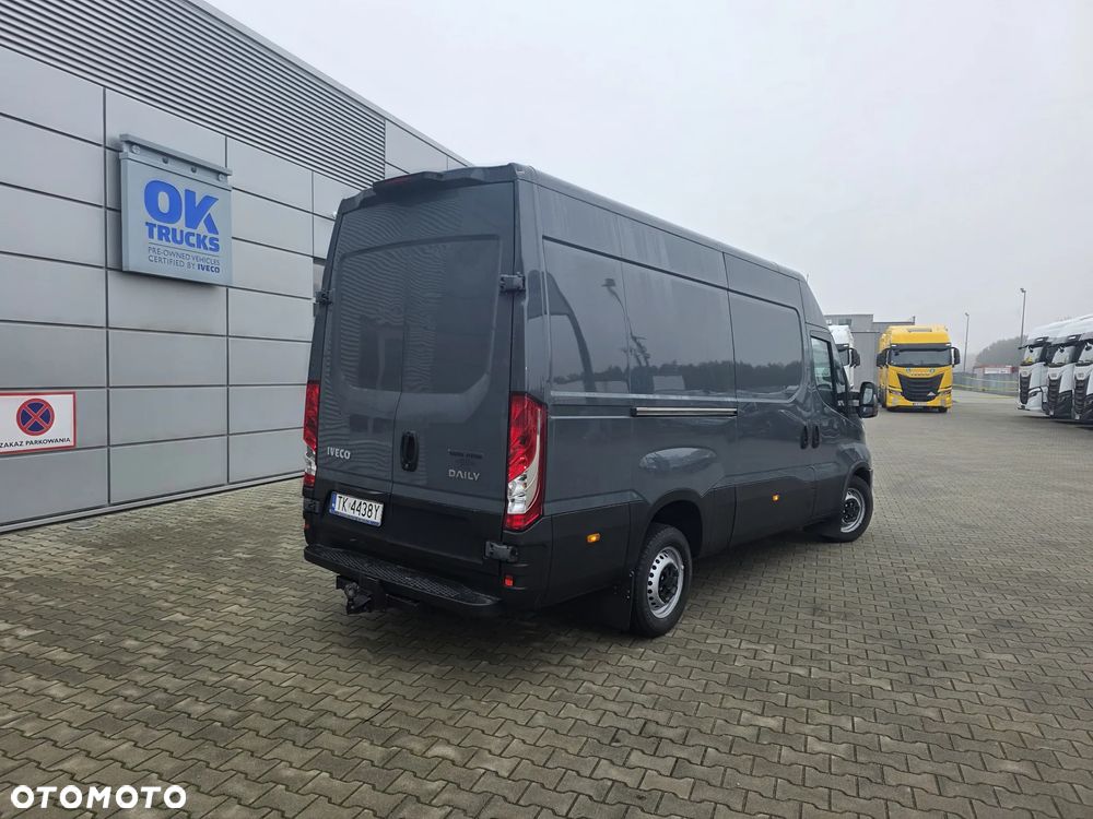 Iveco 35S16V L3H2 Średniak Krajowy Ledy Hak - 7
