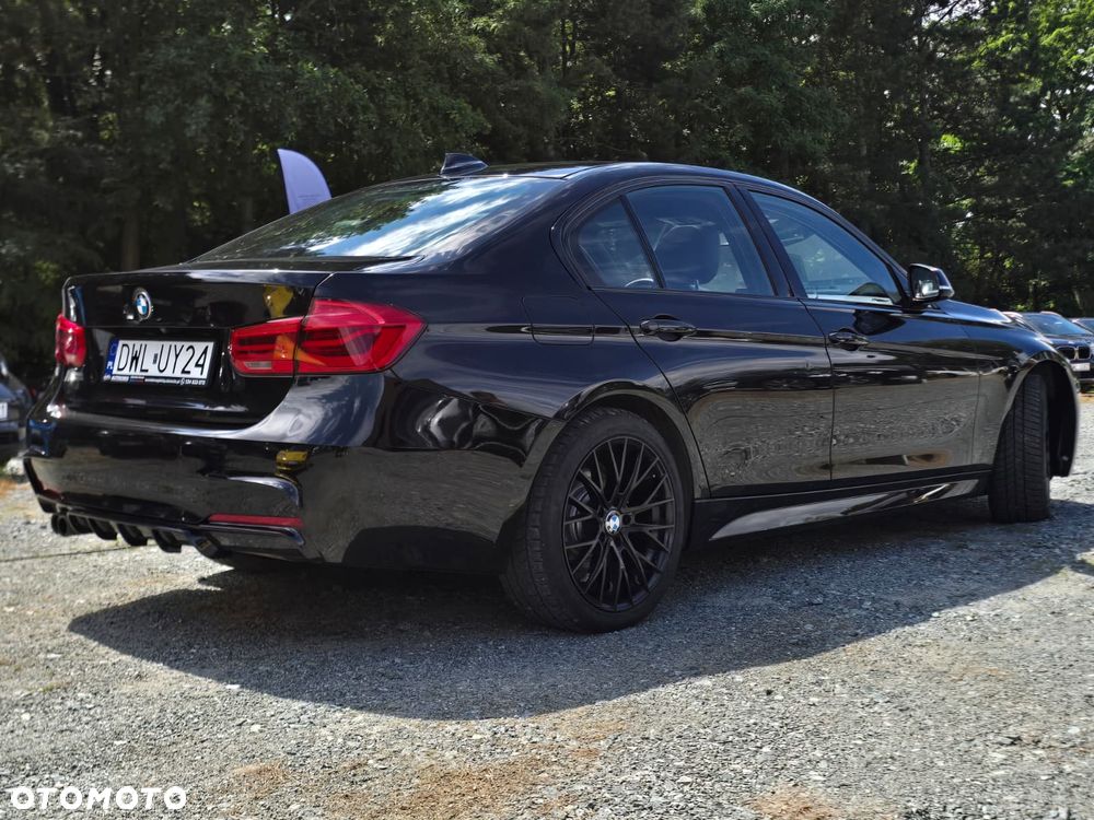 BMW Seria 3 328i xDrive Sport Line - 30