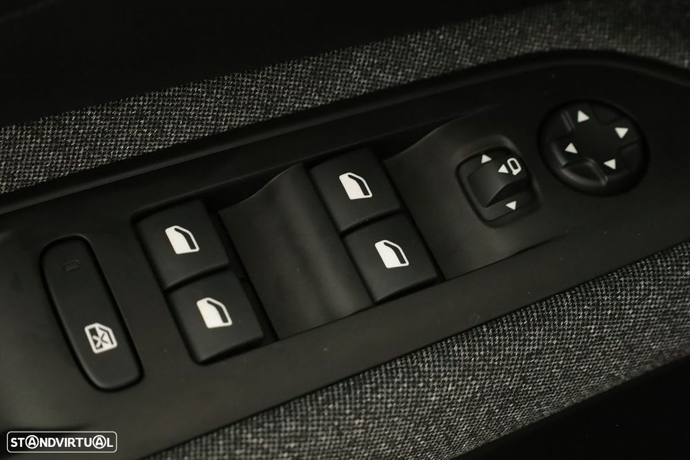 Peugeot 3008 1.6 Hybrid Allure Pack e-EAT8 - 20