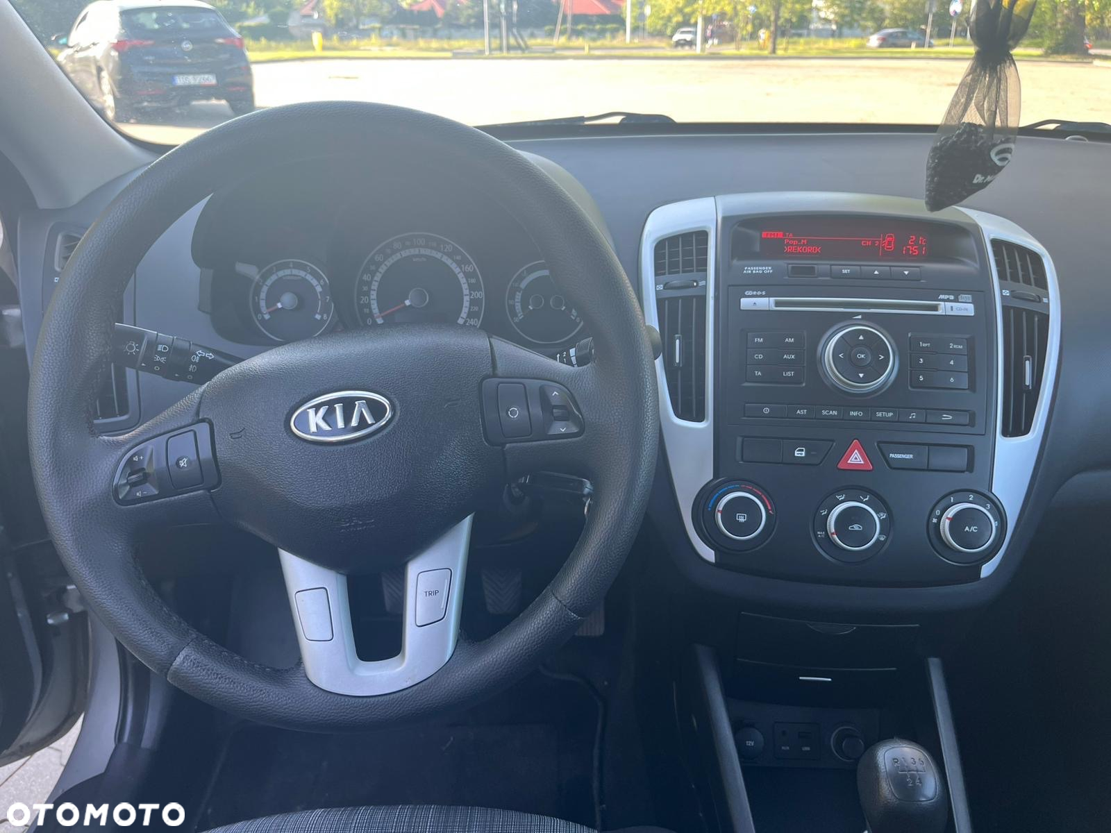 Kia Ceed 1.4 CVVT Attract - 10