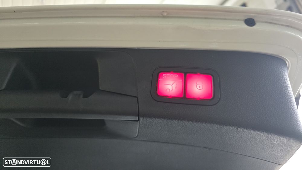 Mercedes-Benz C 300 BlueTEC Hybrid AMG Line - 24