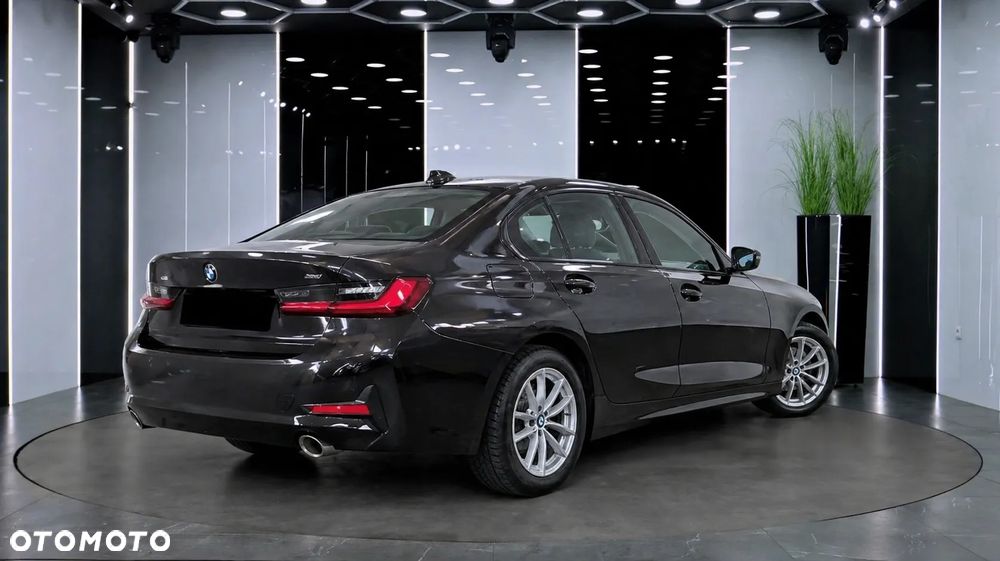 BMW Seria 3 318i - 6