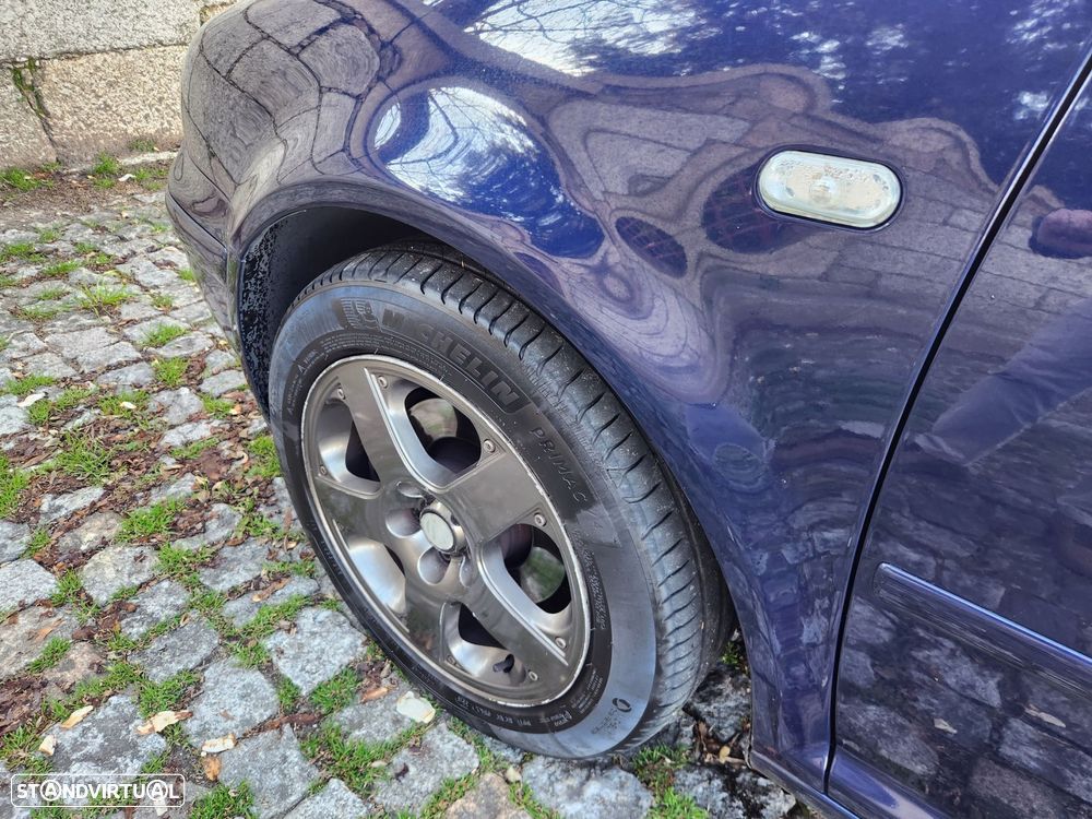 VW Golf 1.9 TDi 25 Anos - 8