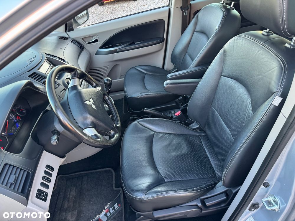 Mitsubishi Grandis 2.0 DI-D 6-Sitzer Intense - 24