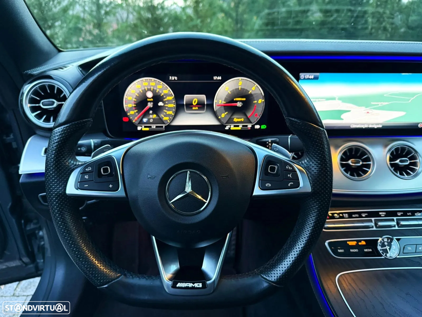 Mercedes-Benz E 220 d Coupe 9G-TRONIC AMG Line - 17