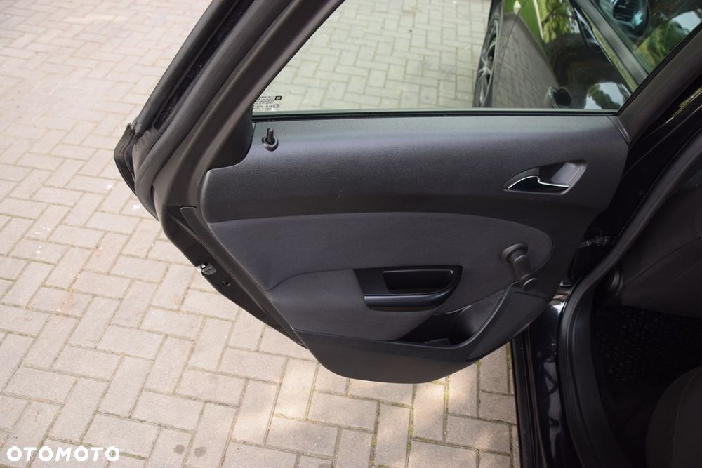 Opel Astra 1.4 ecoFLEX - 19