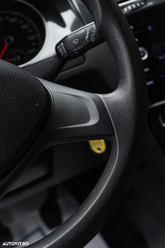 Volkswagen Golf 1.0 TSI BlueMotion Comfortline - 32