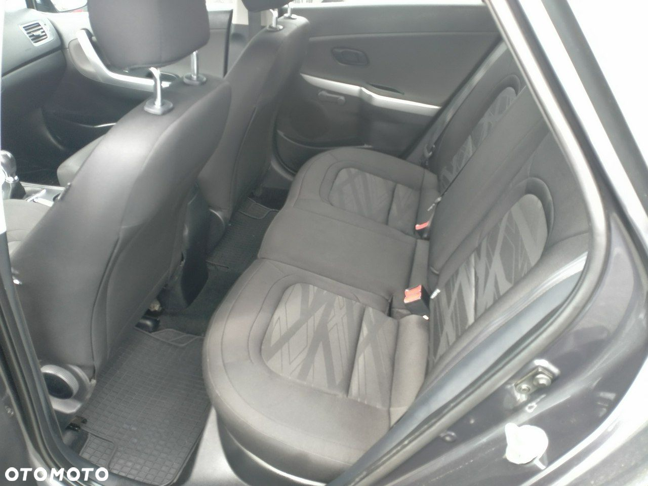 Kia Ceed - 12
