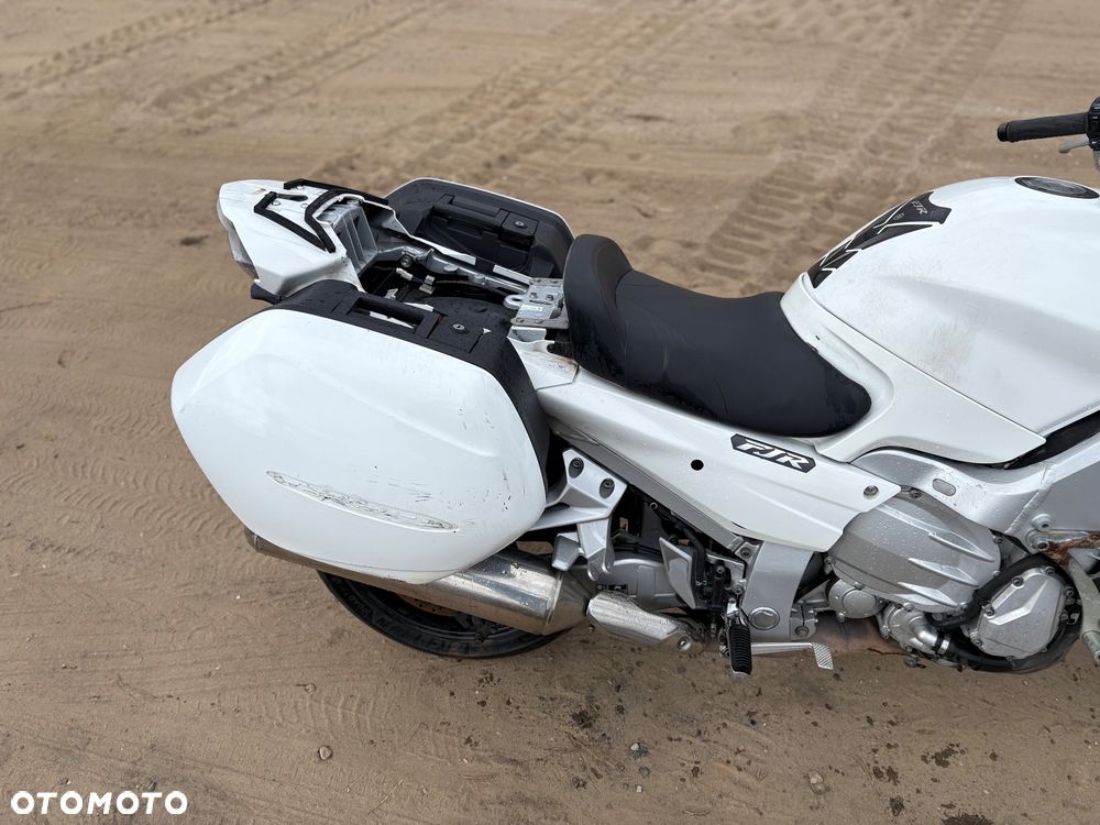 Yamaha FJR - 6
