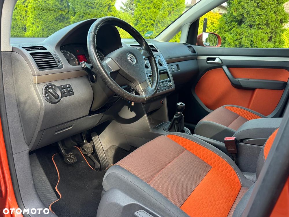 Volkswagen Touran 1.4 TSI Cross - 5
