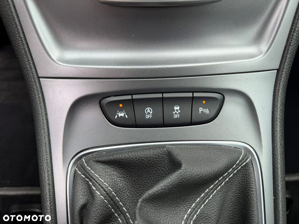 Opel Astra 1.4 Turbo Innovation - 13