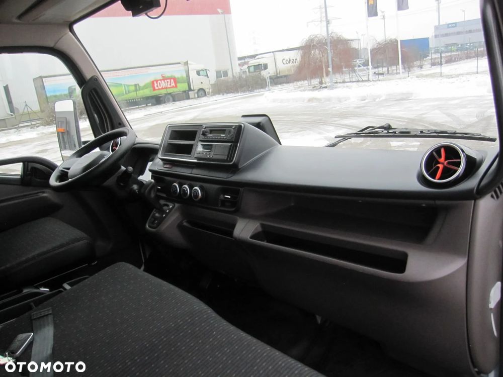 Mitsubishi Fuso eCanter 4C15E - 12