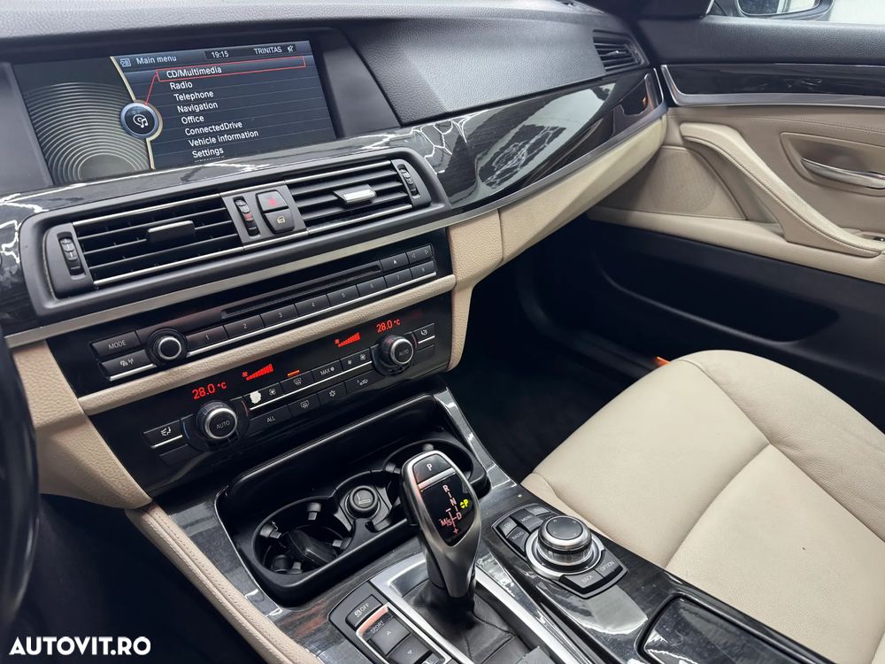 BMW Seria 5 520d Aut. - 24