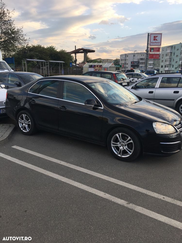 Volkswagen Jetta 1.9 TDI Comfortline DSG - 30