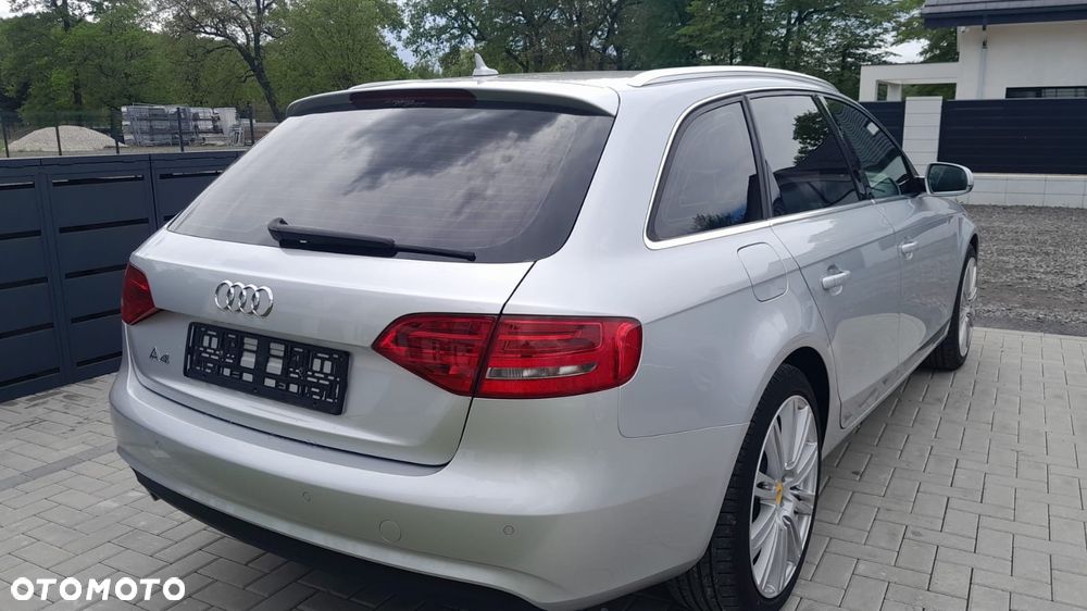 Audi A4 Avant 2.0 TDI DPF quattro Ambition - 9