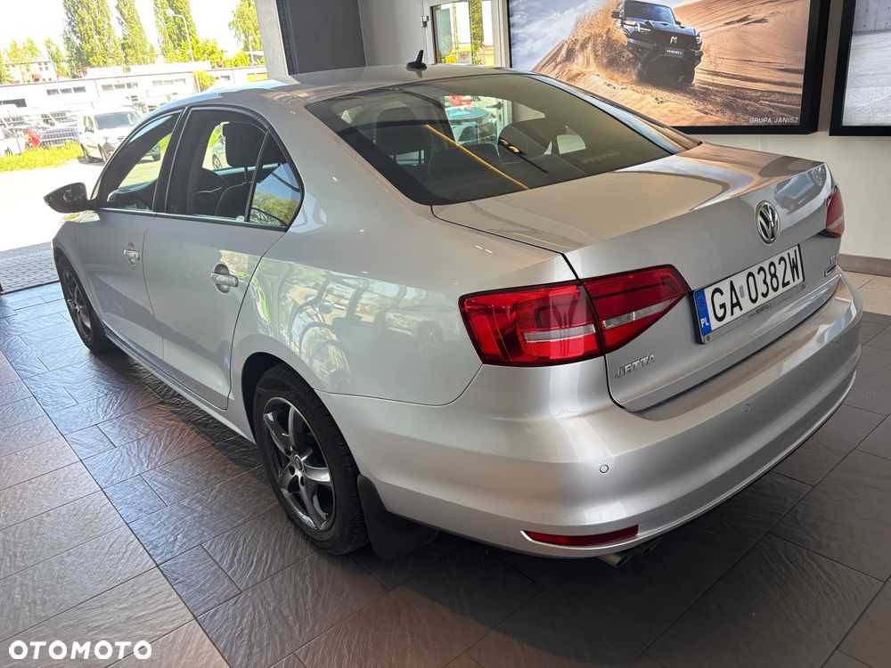 Volkswagen Jetta 2.0 TDI DPF BMT Trendline - 7