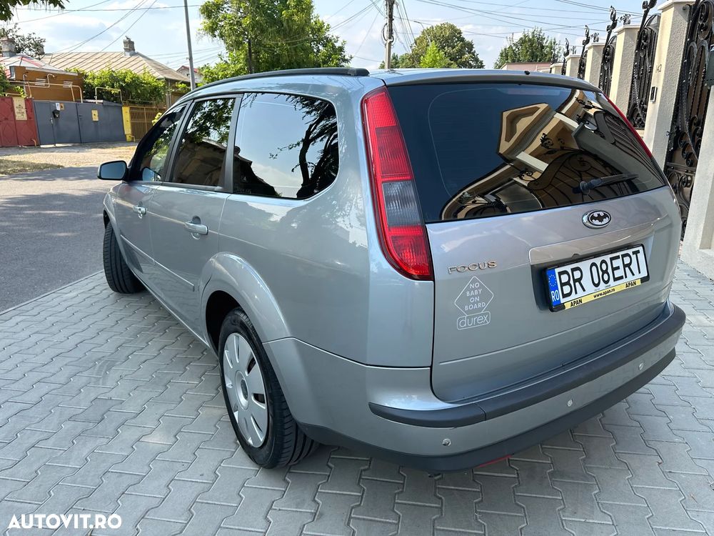 Ford Focus 2.0i Titanium - 2
