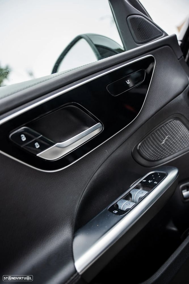 Mercedes-Benz C 300 e 9G-TRONIC AMG Line - 32