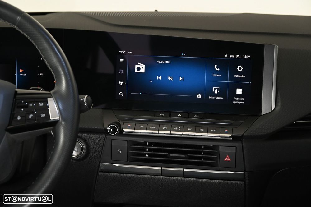 Opel Astra 1.2 T Elegance - 24