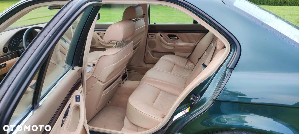 BMW Seria 7 740i - 9