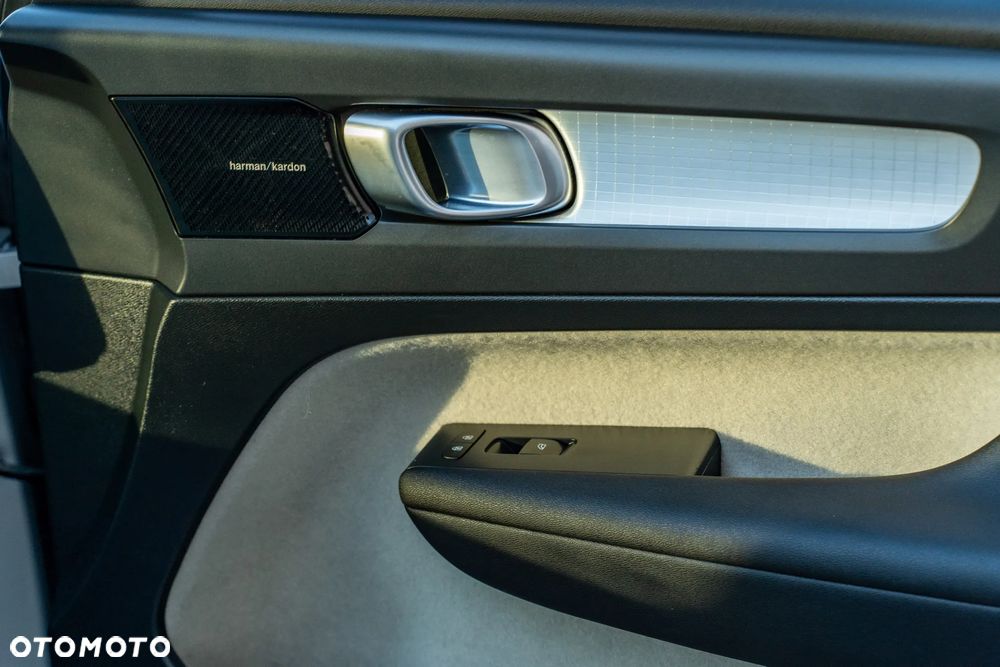 Volvo XC 40 T5 AWD Geartronic Momentum Pro - 21