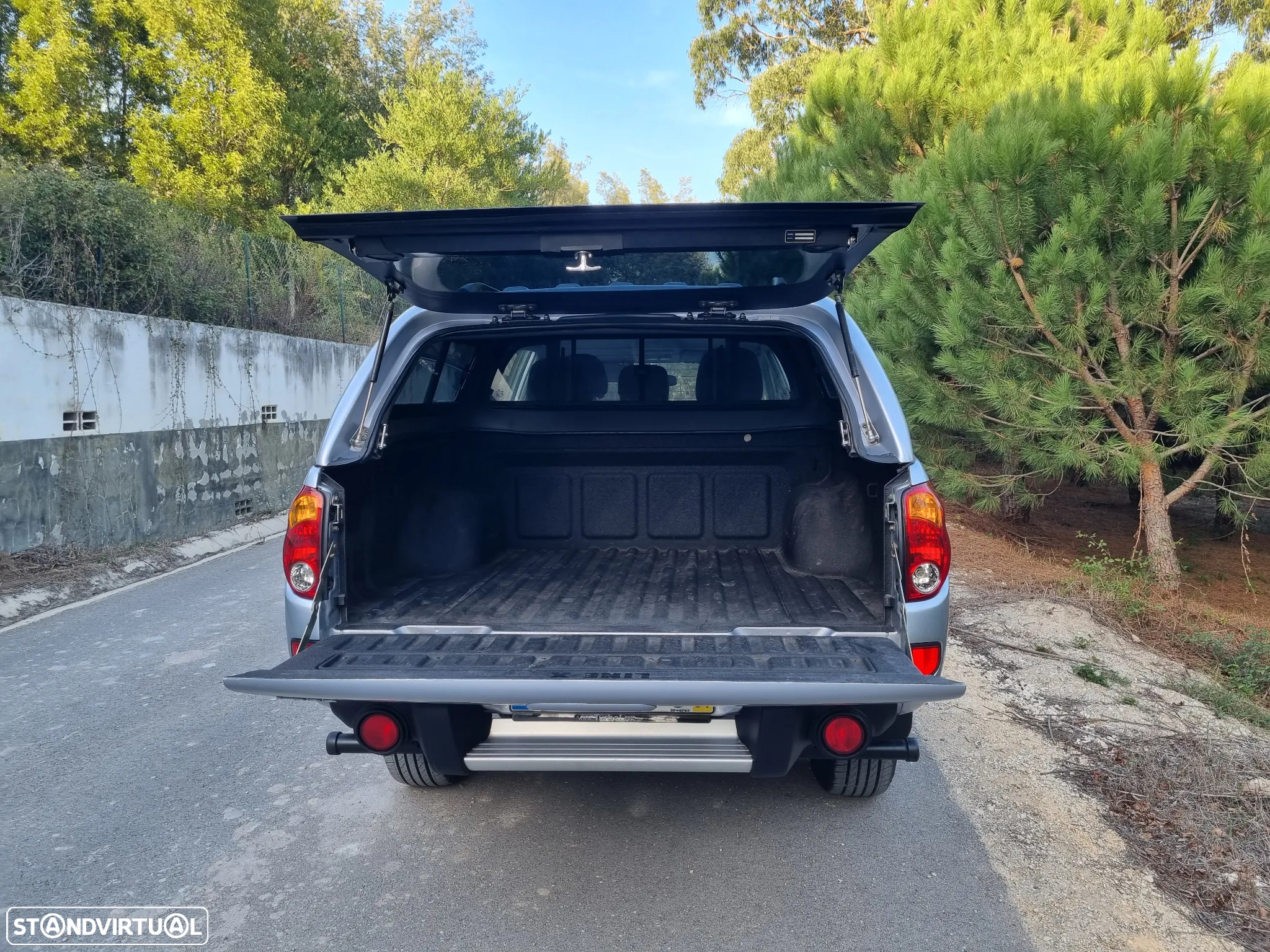 Mitsubishi L200 2.5 DI-D CD Invite+ AC/ABS 4WD - 17