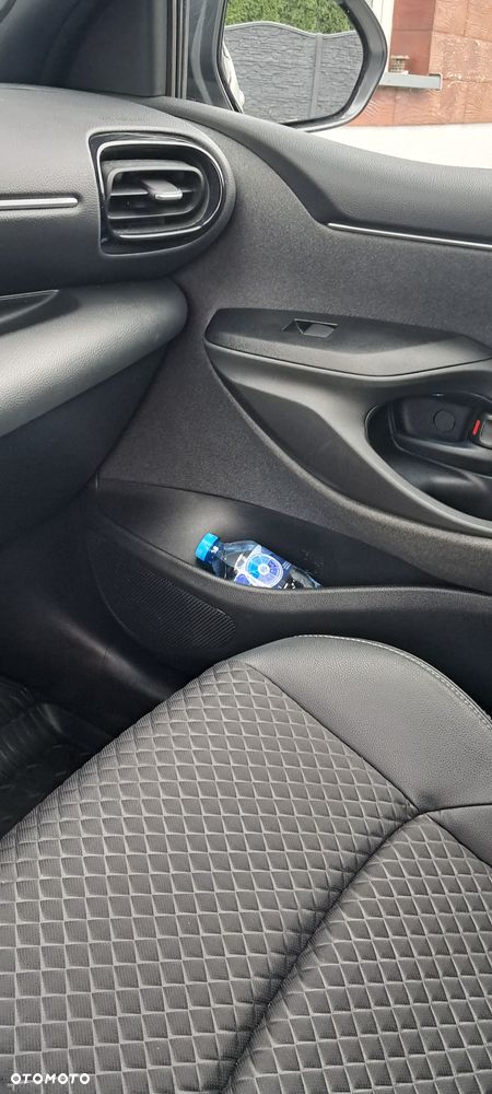 Toyota Yaris Hybrid 1.5 Selection Style - 23