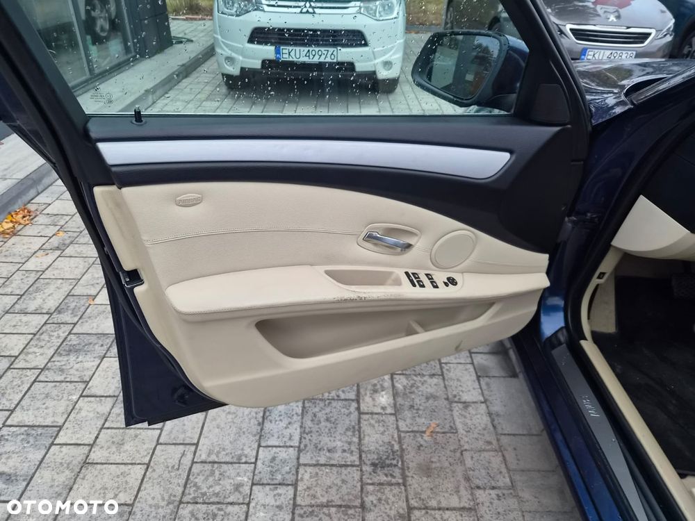 BMW Seria 5 520i - 27
