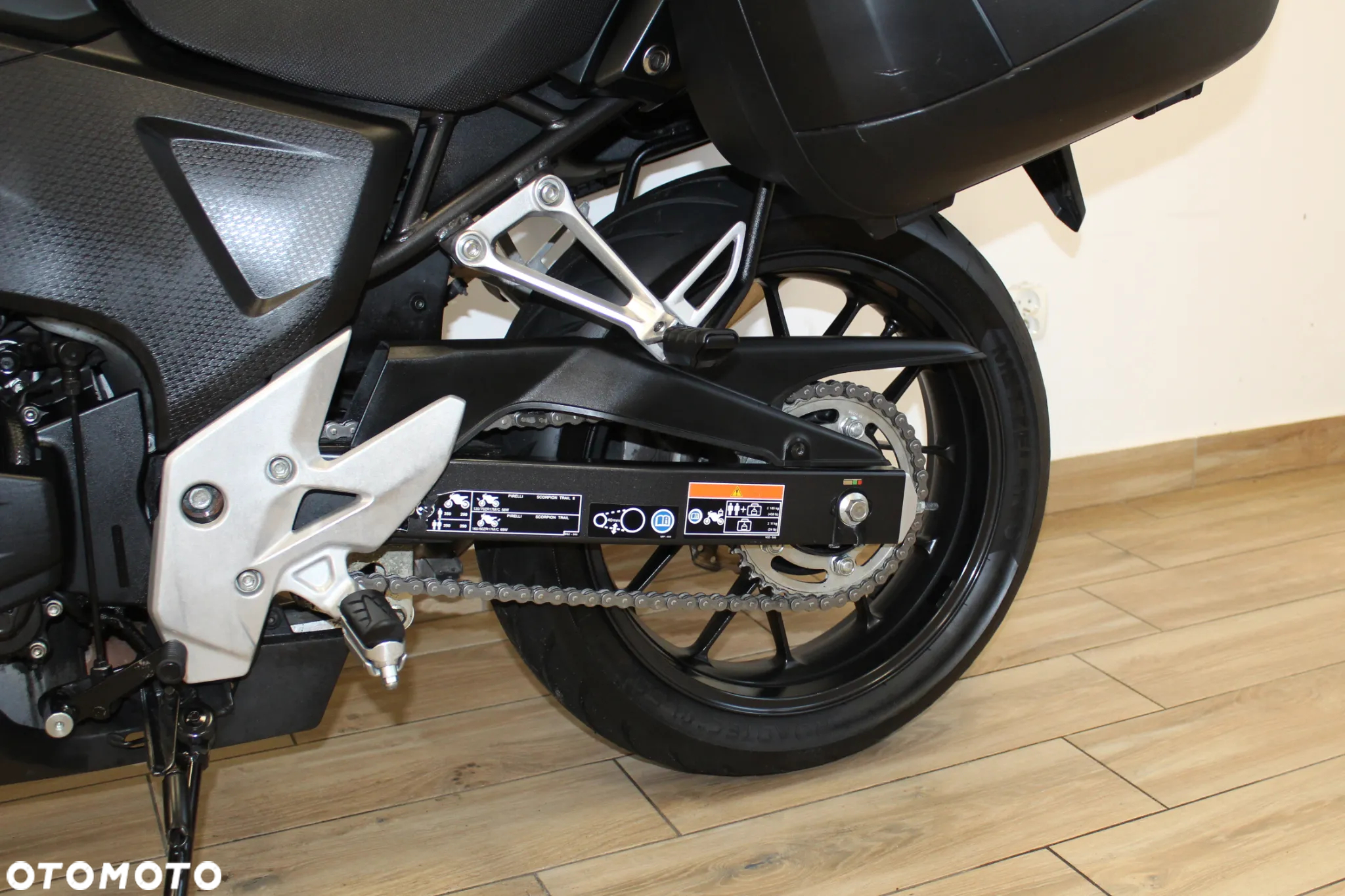 Honda CB - 16