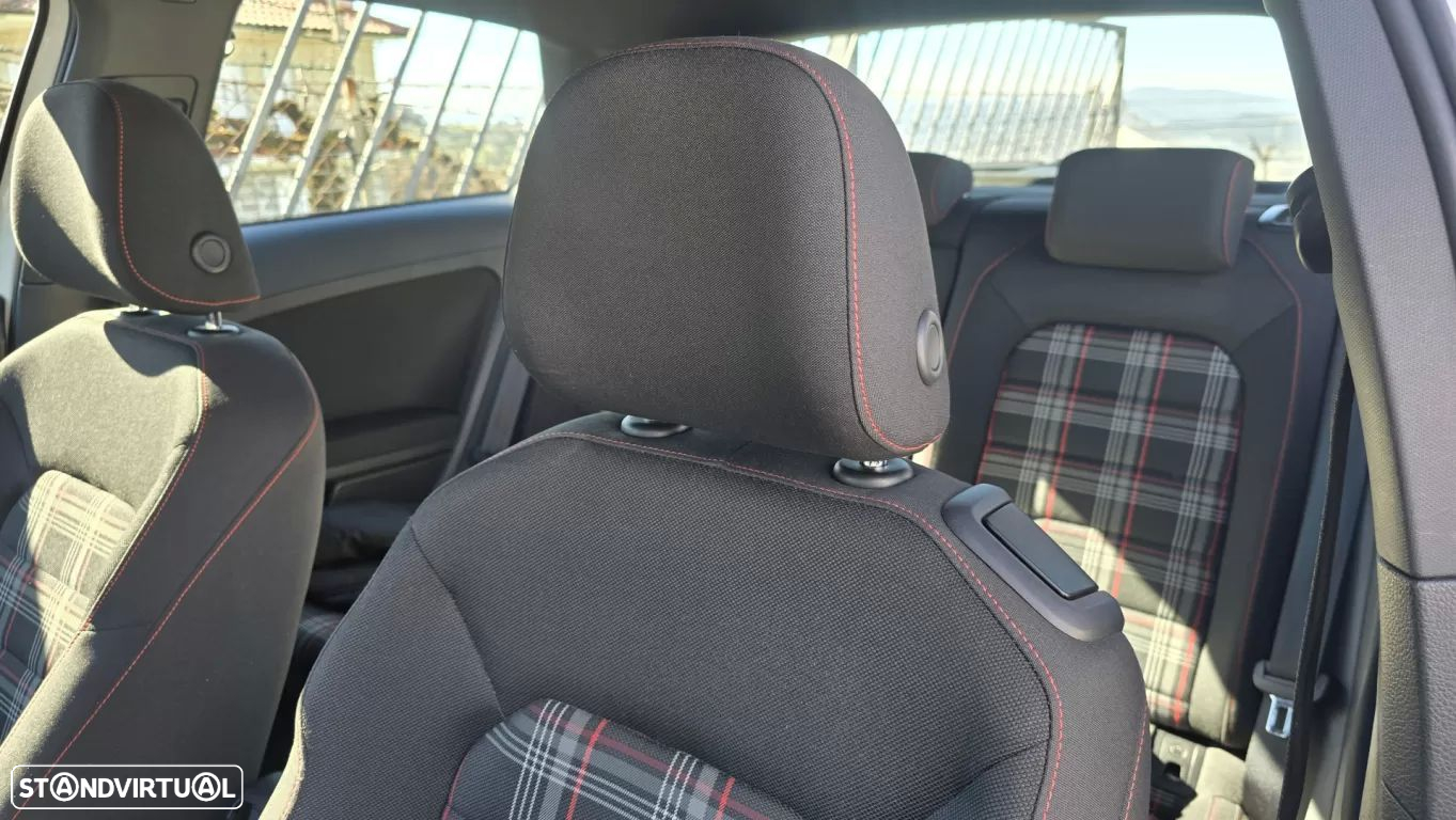 VW Golf 2.0 TSi GTi DSG Performance - 24