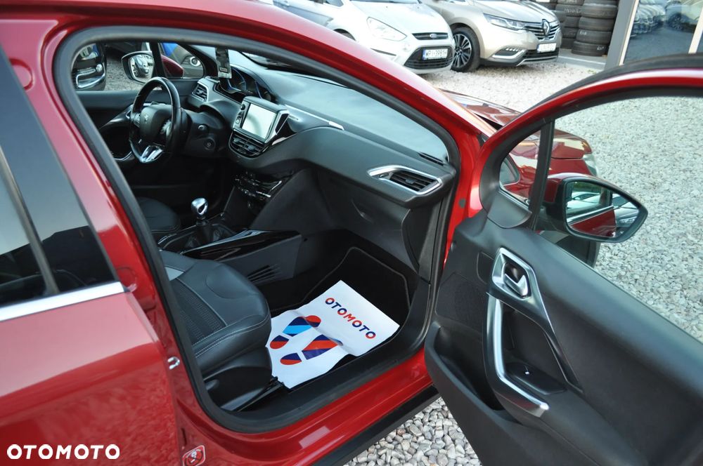 Peugeot 2008 1.2 Pure Tech Allure S&S - 14