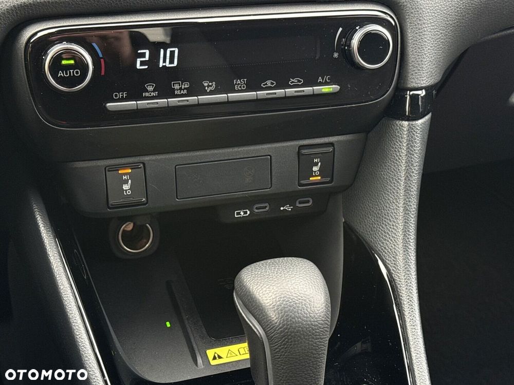 Toyota Yaris Hybrid 1.5 Style - 17