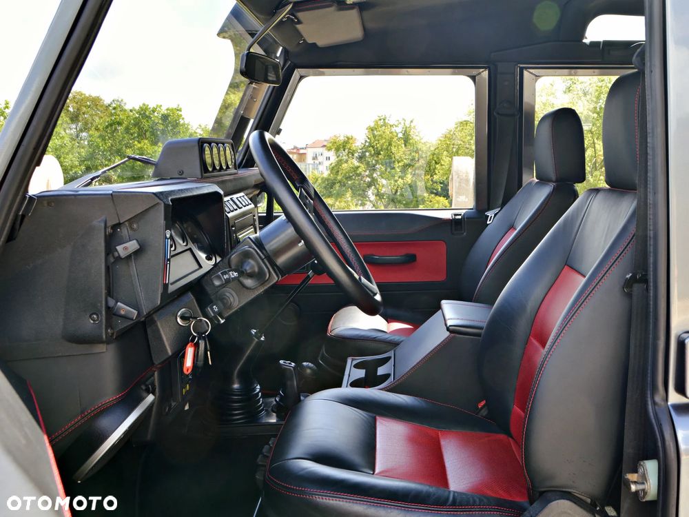 Land Rover Defender 2.5 TDI - 25