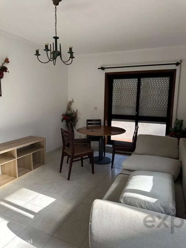 Apartamento T2 luminoso no centro de Espinho - Grande imagem: 2/13