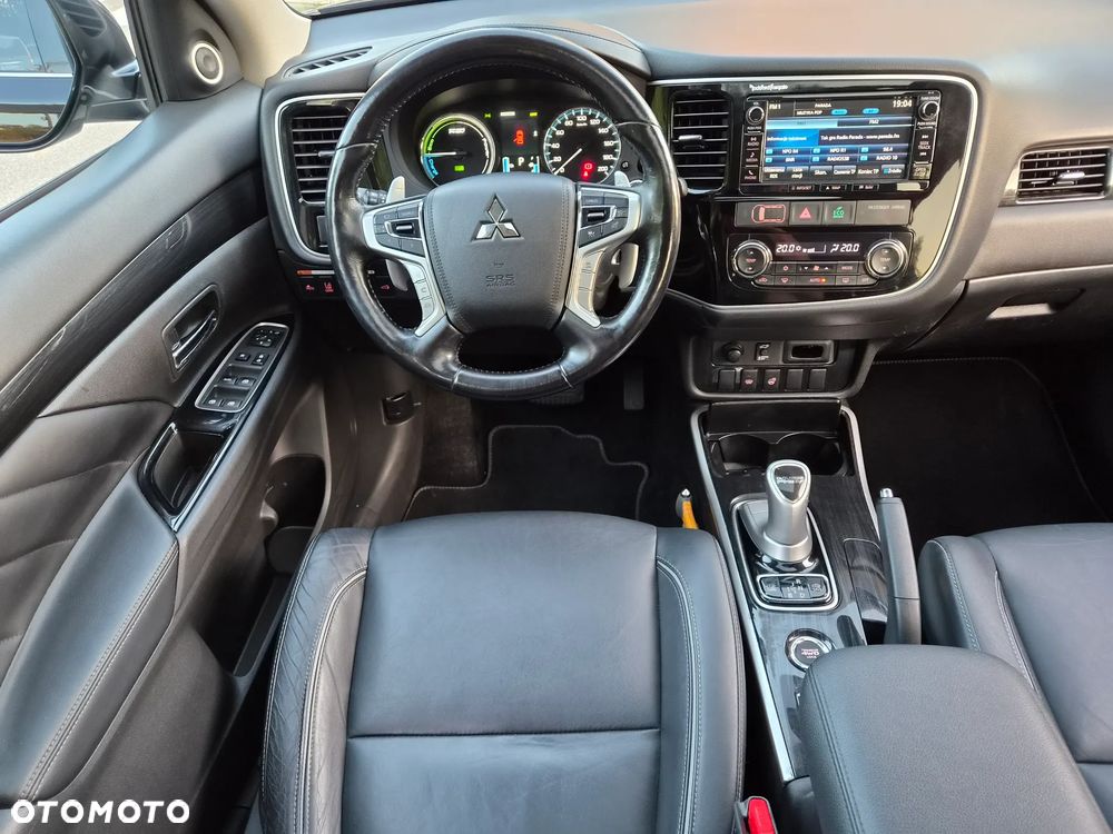 Mitsubishi Outlander - 28