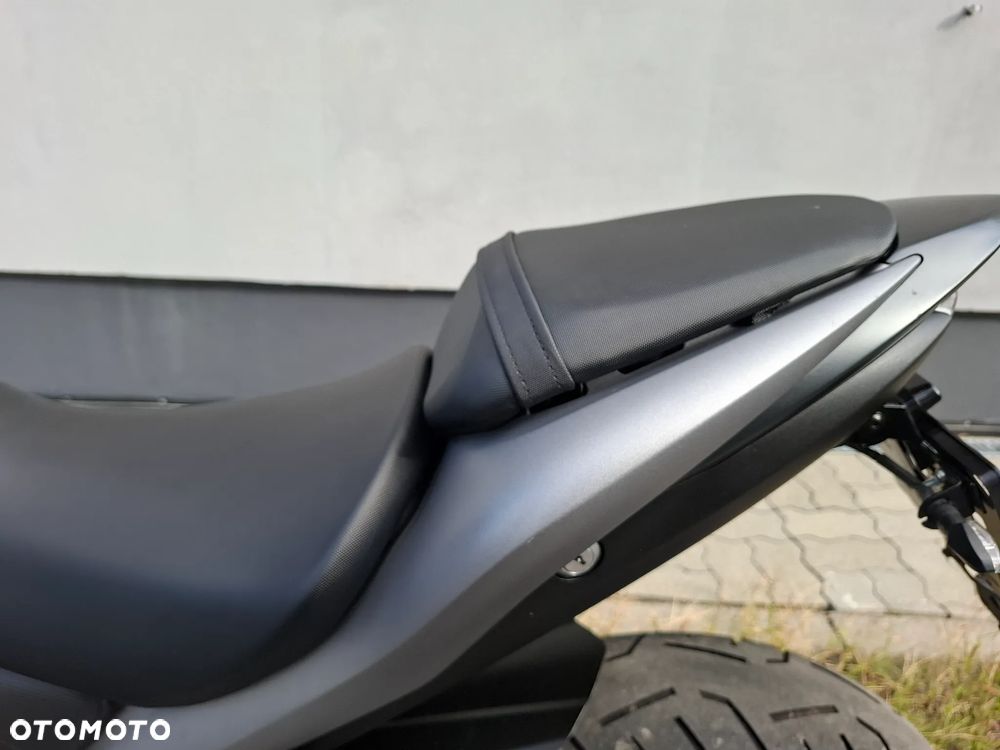 Suzuki GSX 1000 - 30