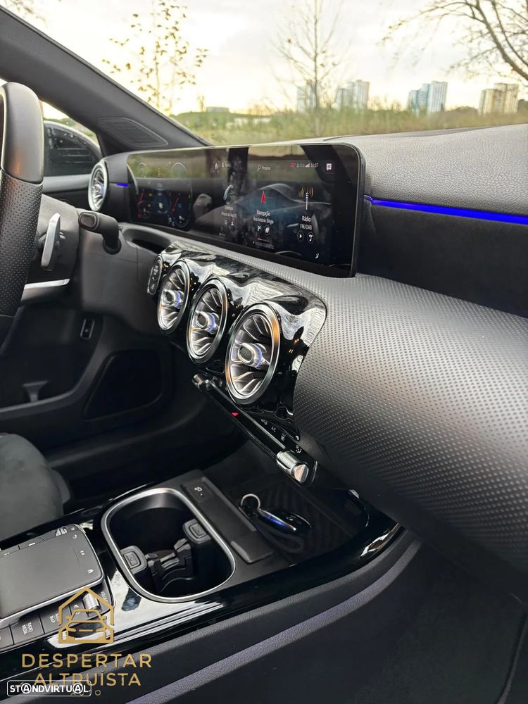 Mercedes-Benz A 250 e 8G-DCT AMG Line - 23