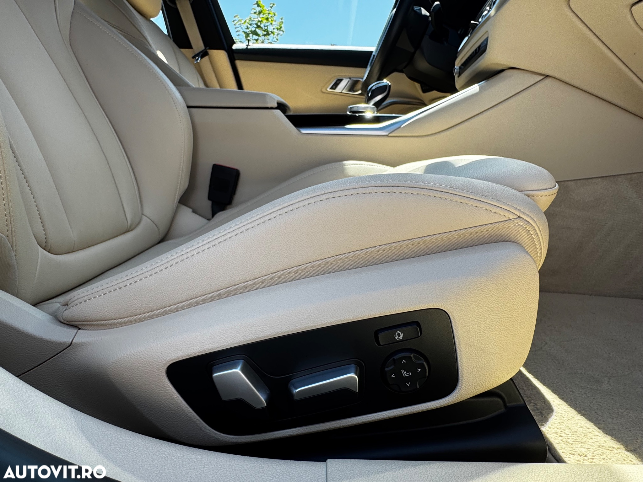 BMW Seria 3 330e Aut. Luxury Line - 24
