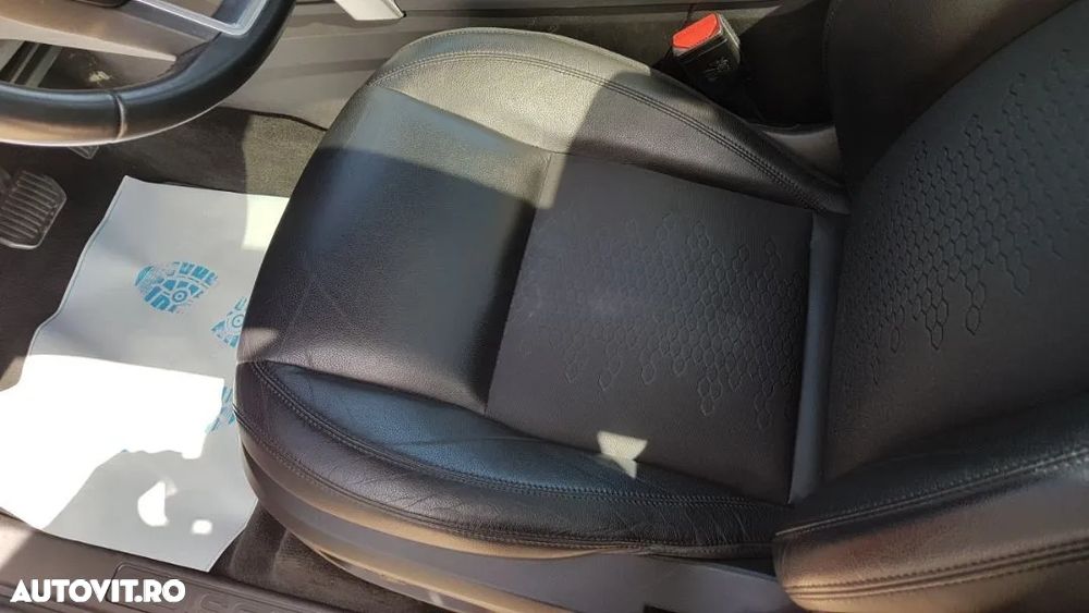 Land Rover Discovery Sport 2.0 l TD4 HSE Luxury Aut. - 4