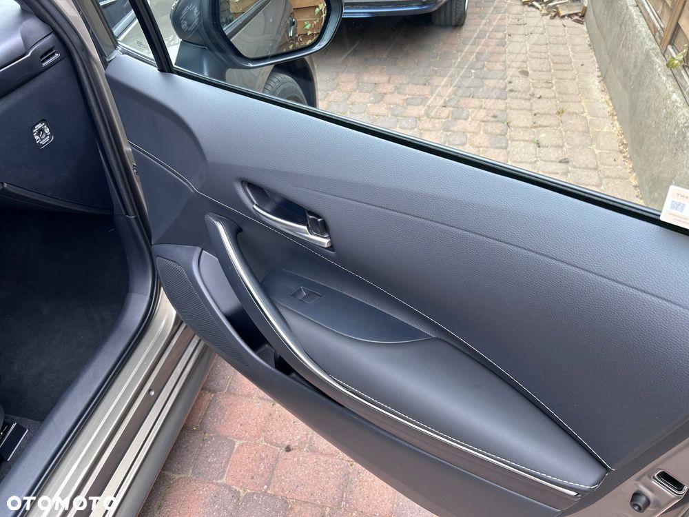 Toyota Corolla 2.0 Hybrid Style - 25