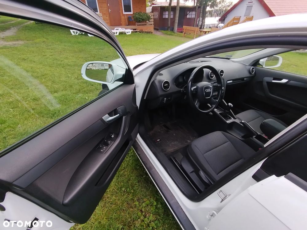 Audi A3 Sportback 1.6 TDI Ambiente - 6