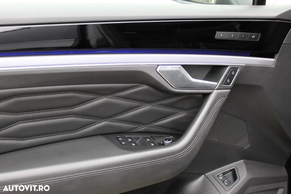 Volkswagen Touareg 3.0 V6 e-Hybrid 4Motion Aut. R - 9