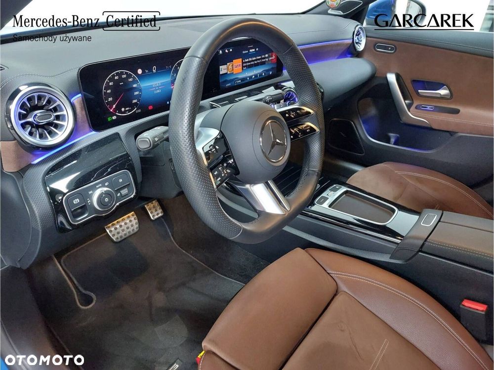 Mercedes-Benz CLA 220 4-Matic AMG Line 7G-DCT - 12