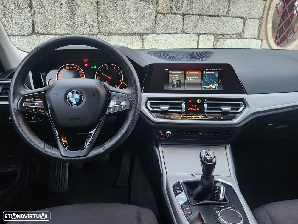 BMW 318 d Touring - 11