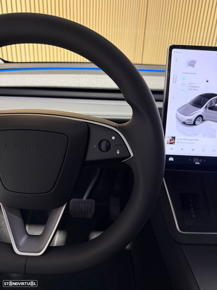 Tesla Model Y Long Range Dual Motor AWD - 19